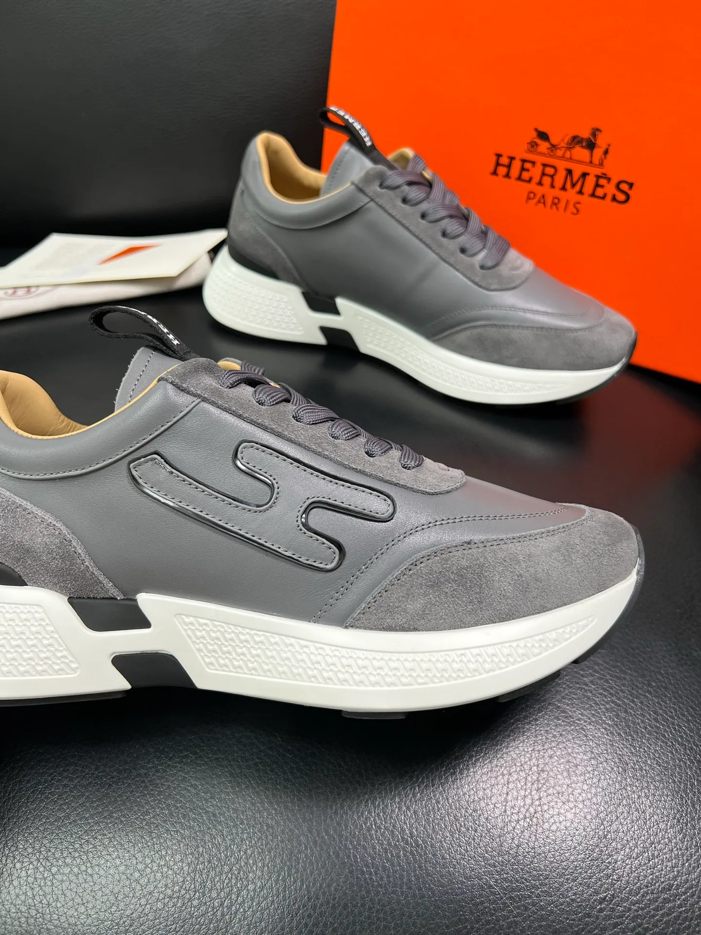 Men's men's shoes 💰840 Hermes top purchasing Hermes counter synchronization, original factory configuration, original cowhide fabric imported from Italy, high-quality splicing technology, fully imported water-dyed cowhide lining, soles: original factory special soles are super comfortable, original factory and single goods are high quality, welcome to compare and synchronize with counters, code number 39-44 (customized 38 45) 85863